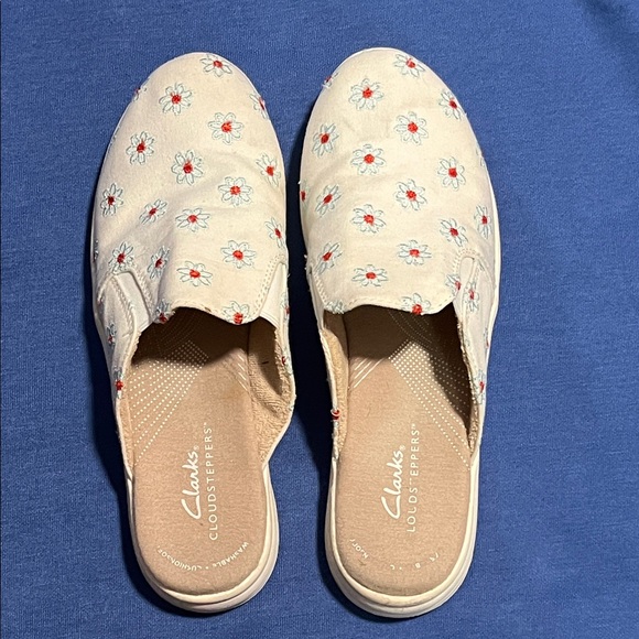 Clarks Cloudsteppers Women's White Floral Mules Size 7 VGC - Picture 4 of 6
